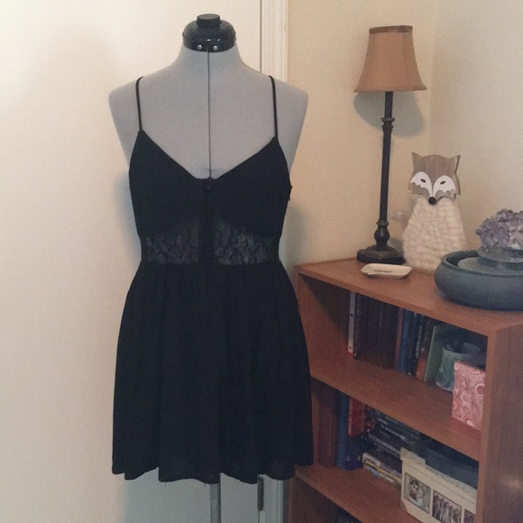 Bundle 3 summer dresses size medium - Picture 2 of 12